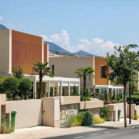 110-b Coast Daire Avlonya